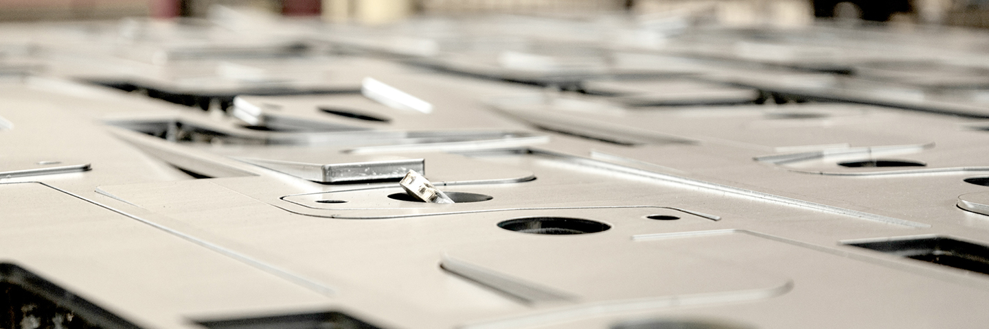 Laserschneiden Metall B+G Metall - Laserzuschnitte Metall, schnell und präzise. CNC Metallverarbeitung in der Nähe - Blechbearbeitung von A-Z. Leistungen, Fertigung und Kontakt